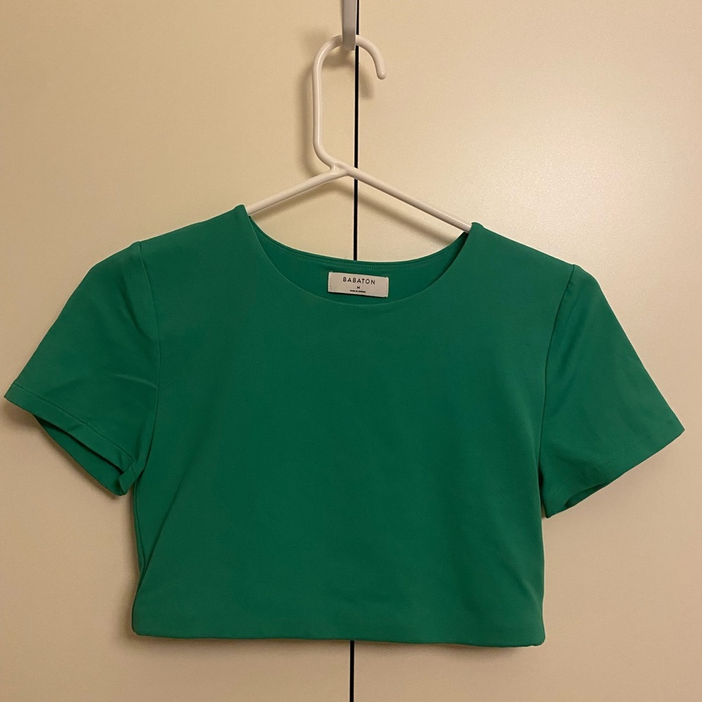 Babaton Contour Crew Cropped T-Shirt in Nature Green